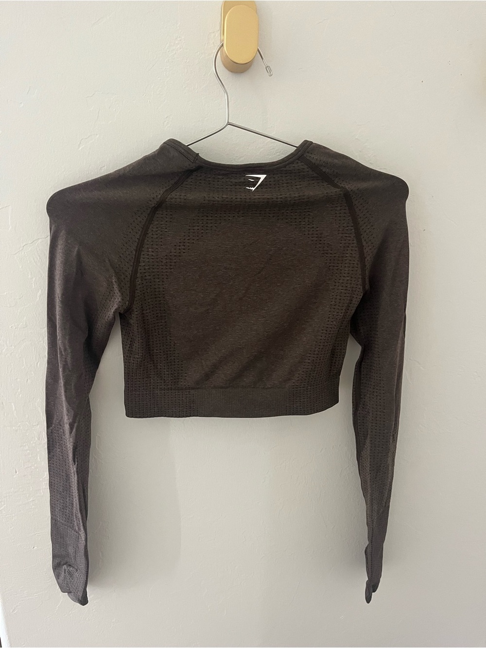 Gymshark Black Seamless Long-Sleeve Crop Top with Logo - Picture 2 of 3
